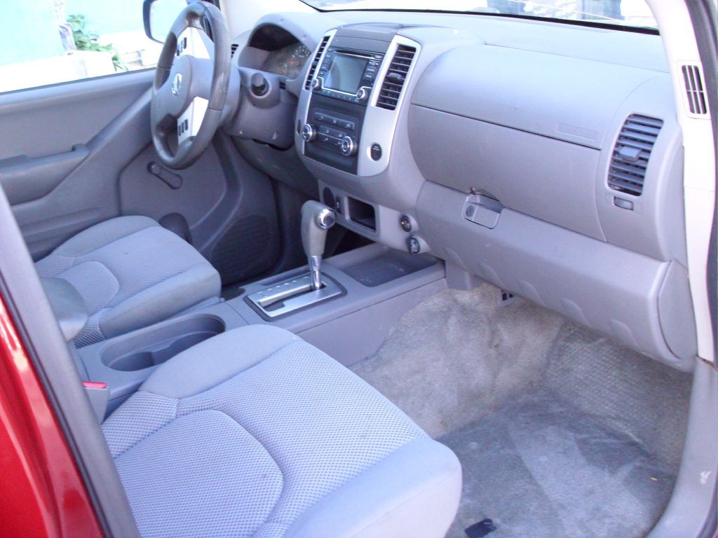 2018 Nissan Frontier Image 12