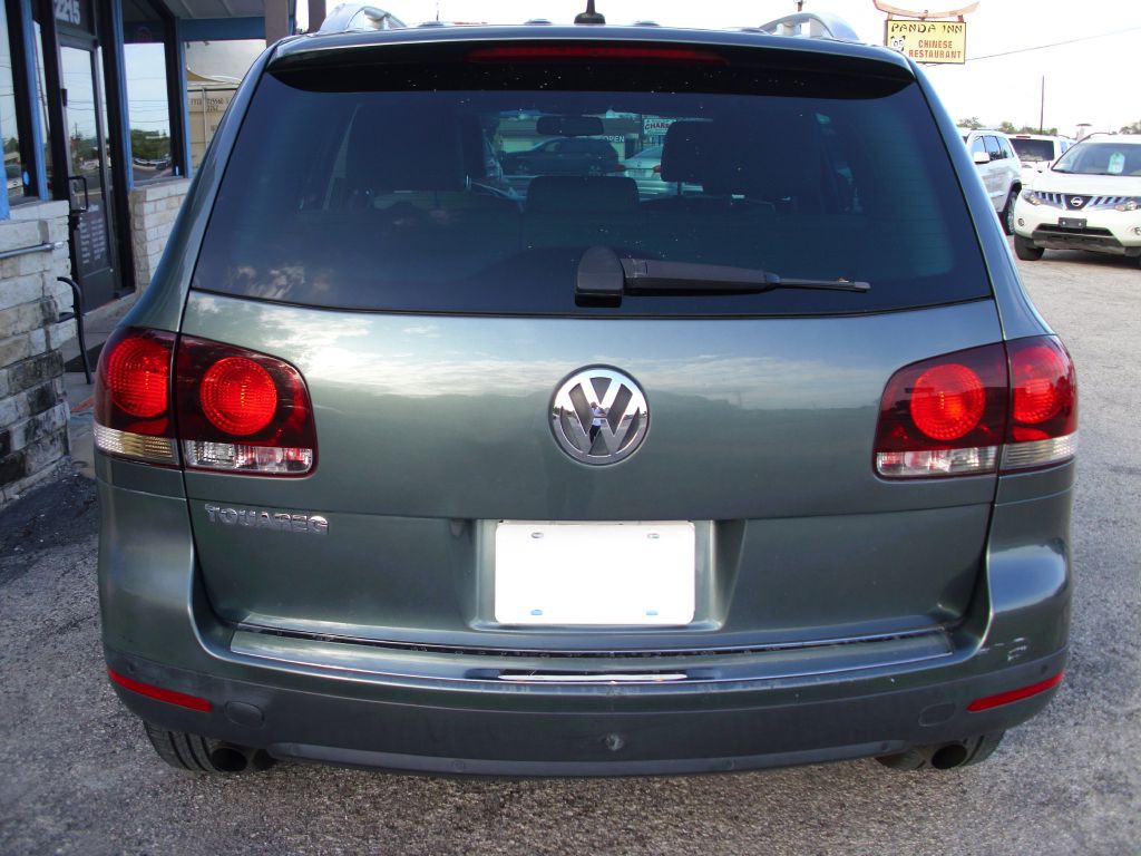 2008 Volkswagen Touareg Image 4