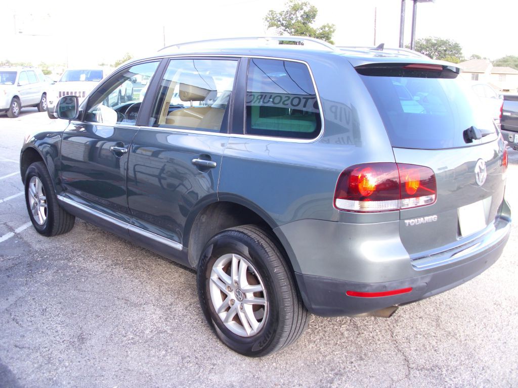 2008 Volkswagen Touareg Image 8