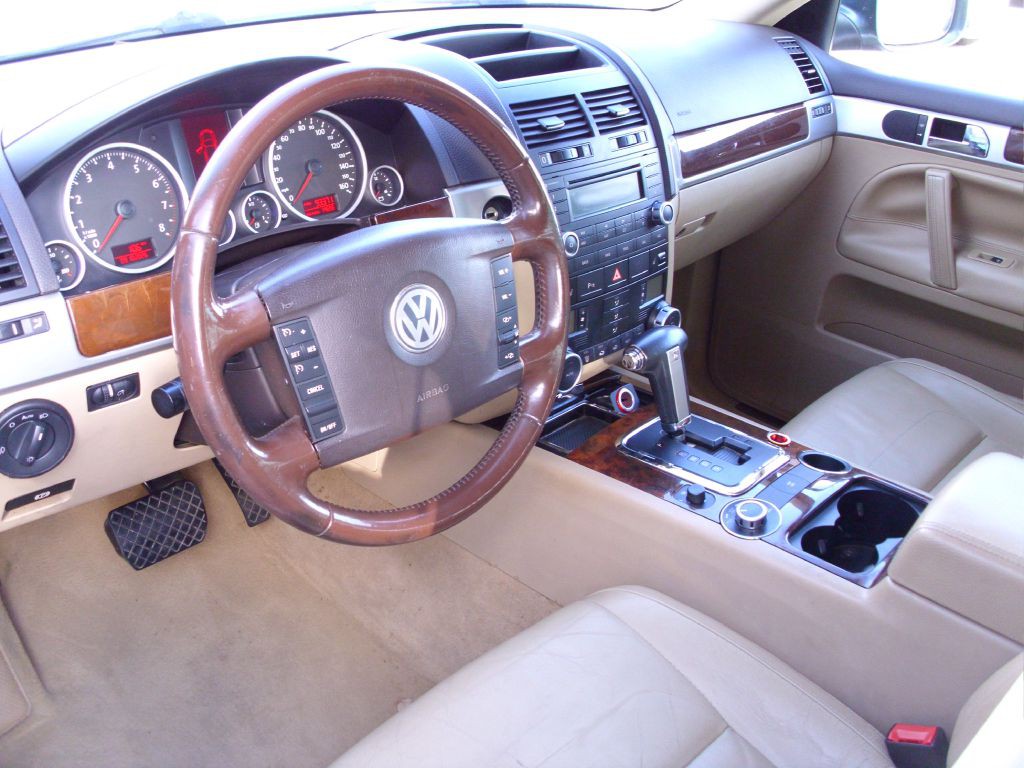 2008 Volkswagen Touareg Image 9