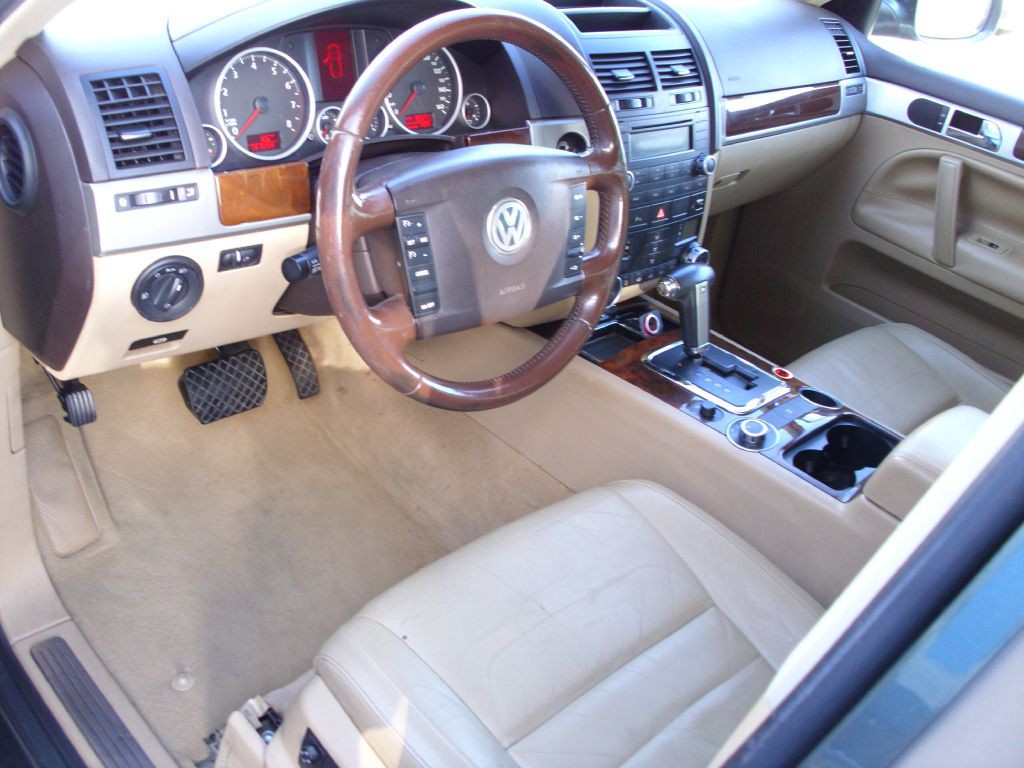 2008 Volkswagen Touareg Image 11