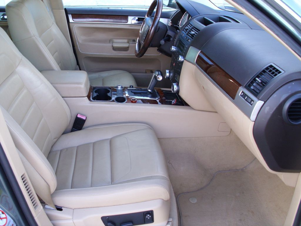 2008 Volkswagen Touareg Image 12