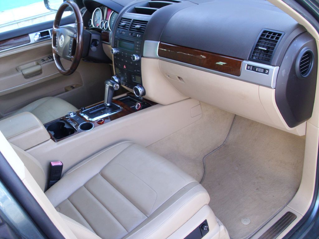 2008 Volkswagen Touareg Image 13