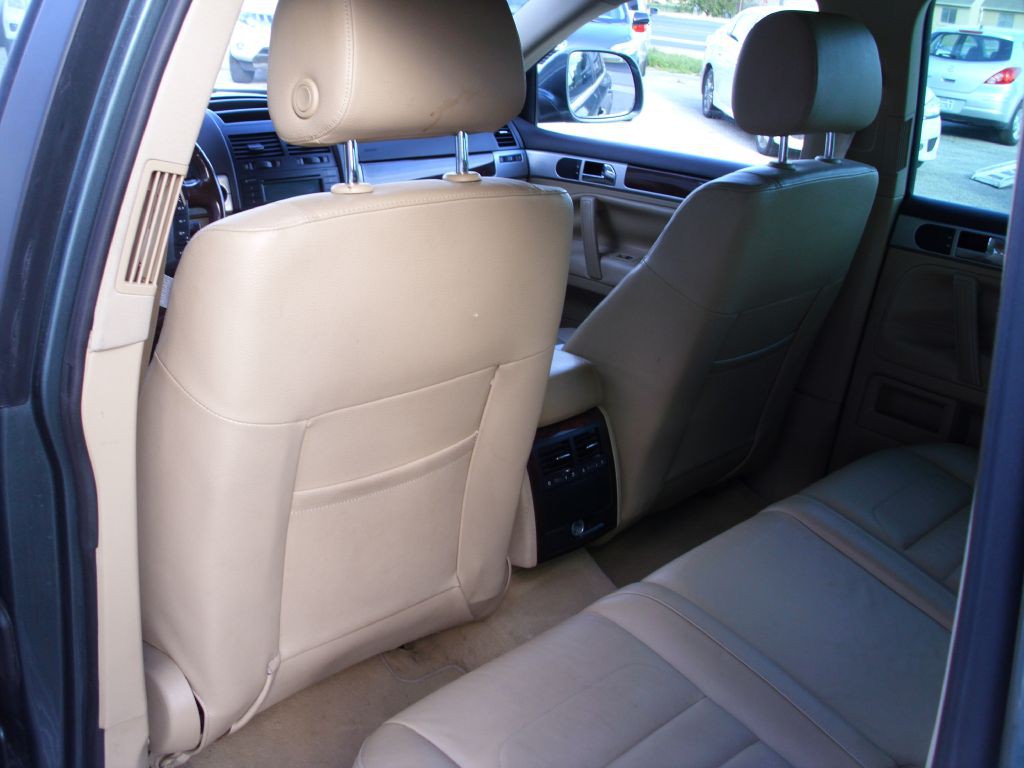 2008 Volkswagen Touareg Image 18