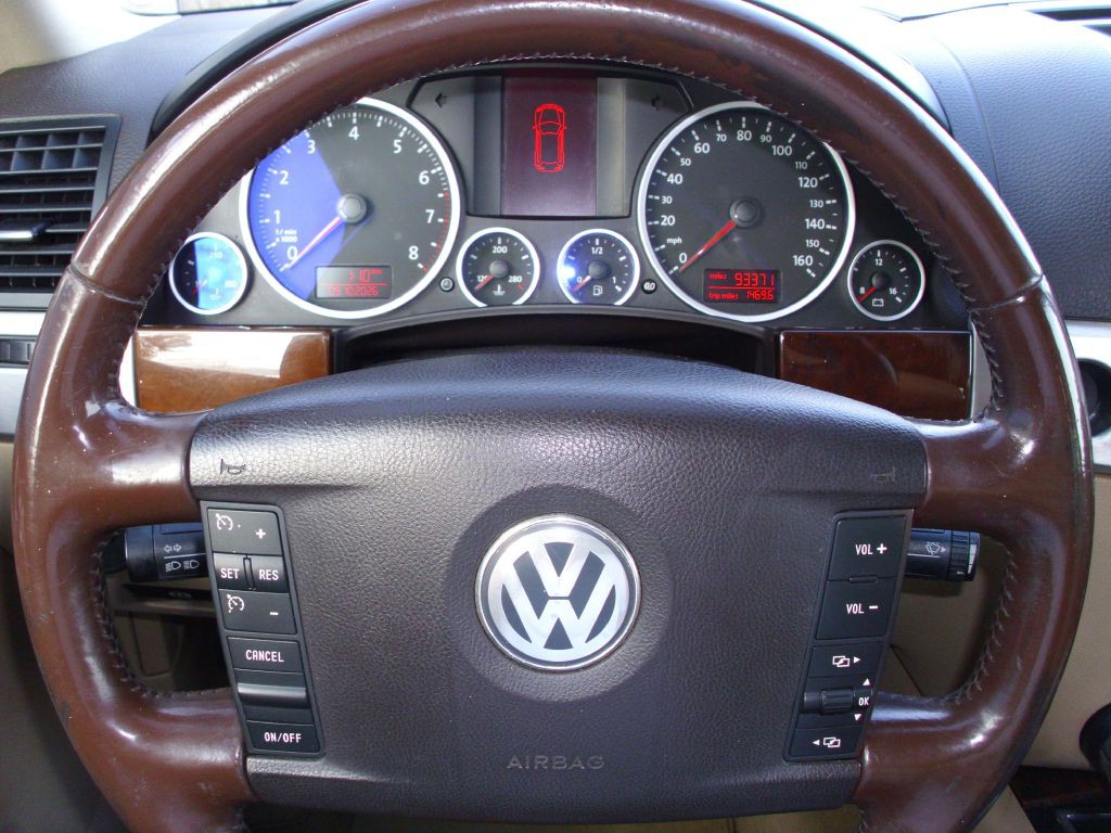 2008 Volkswagen Touareg Image 20