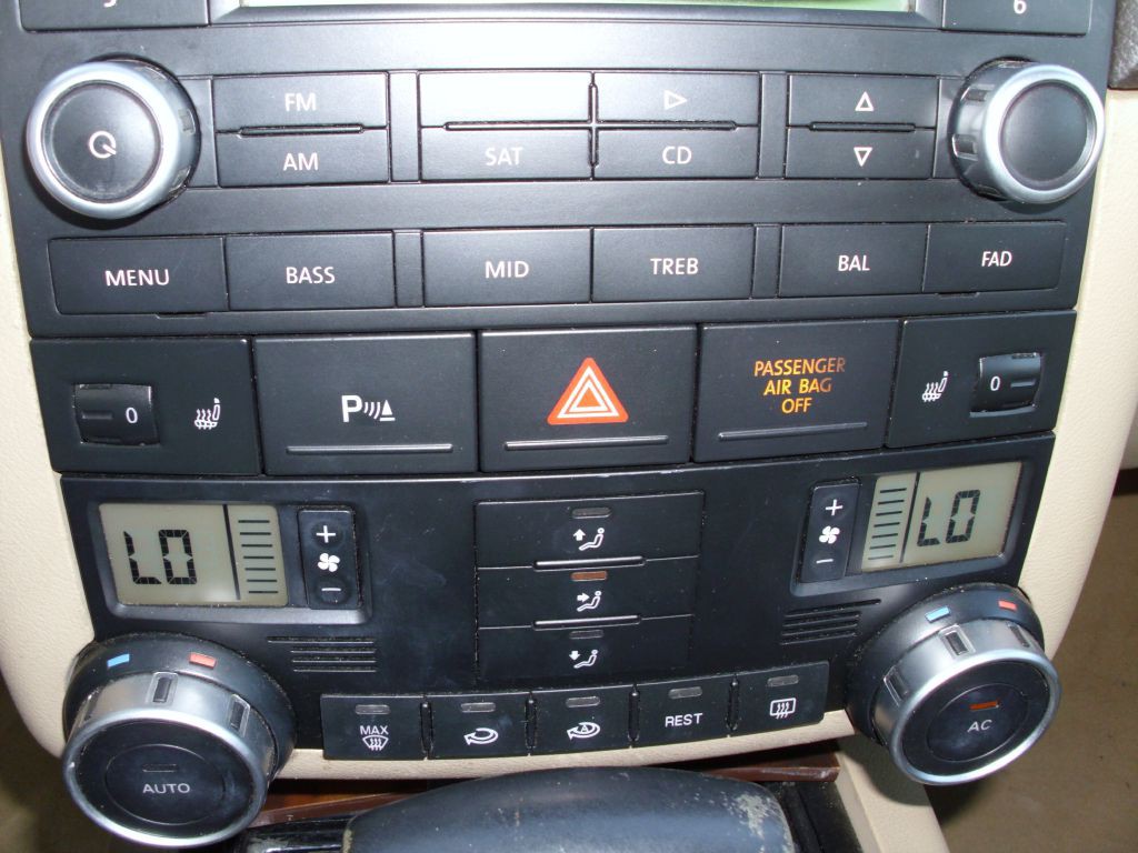 2008 Volkswagen Touareg Image 22