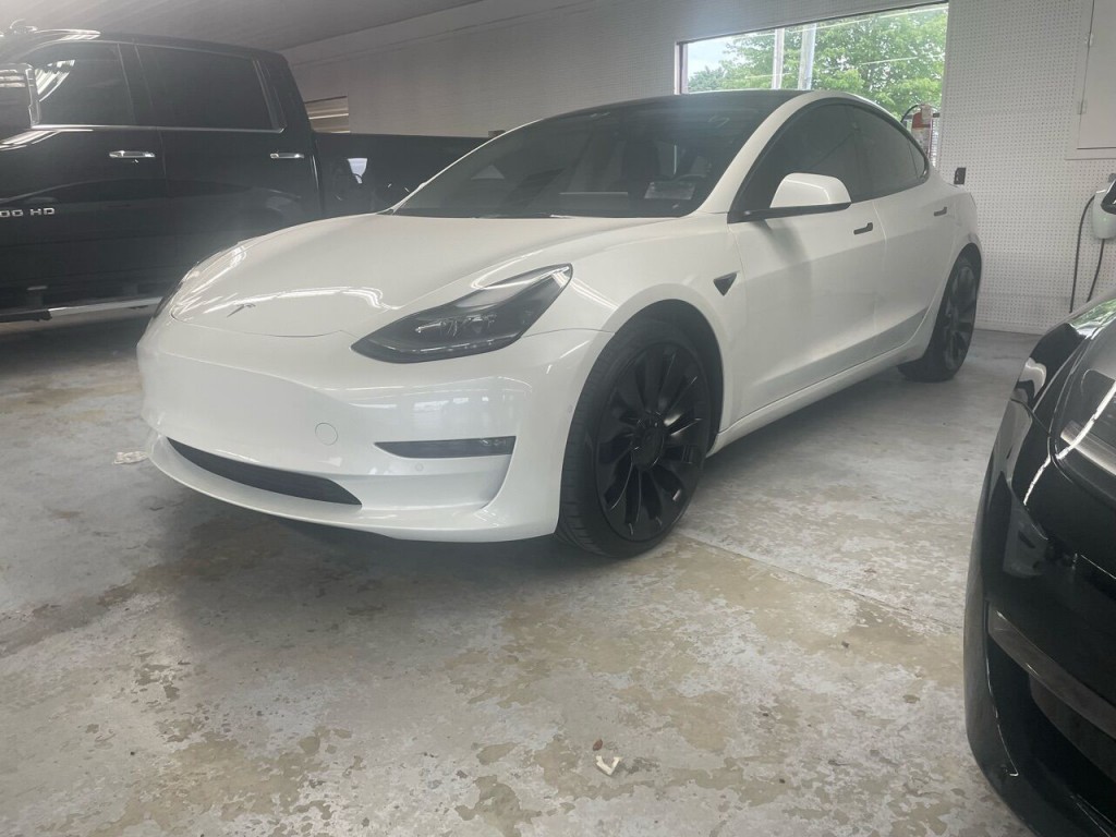 2022 Tesla Model 3 Image 1