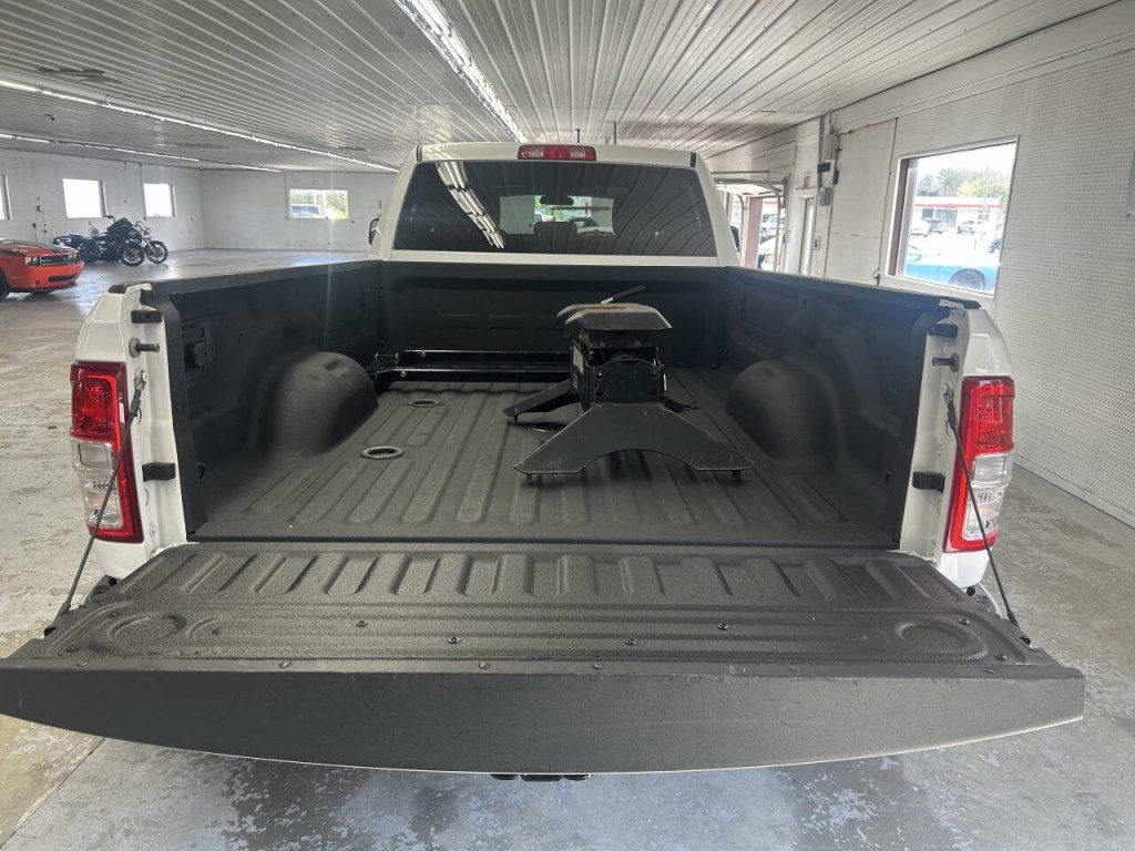 2021 RAM 3500 Image 6