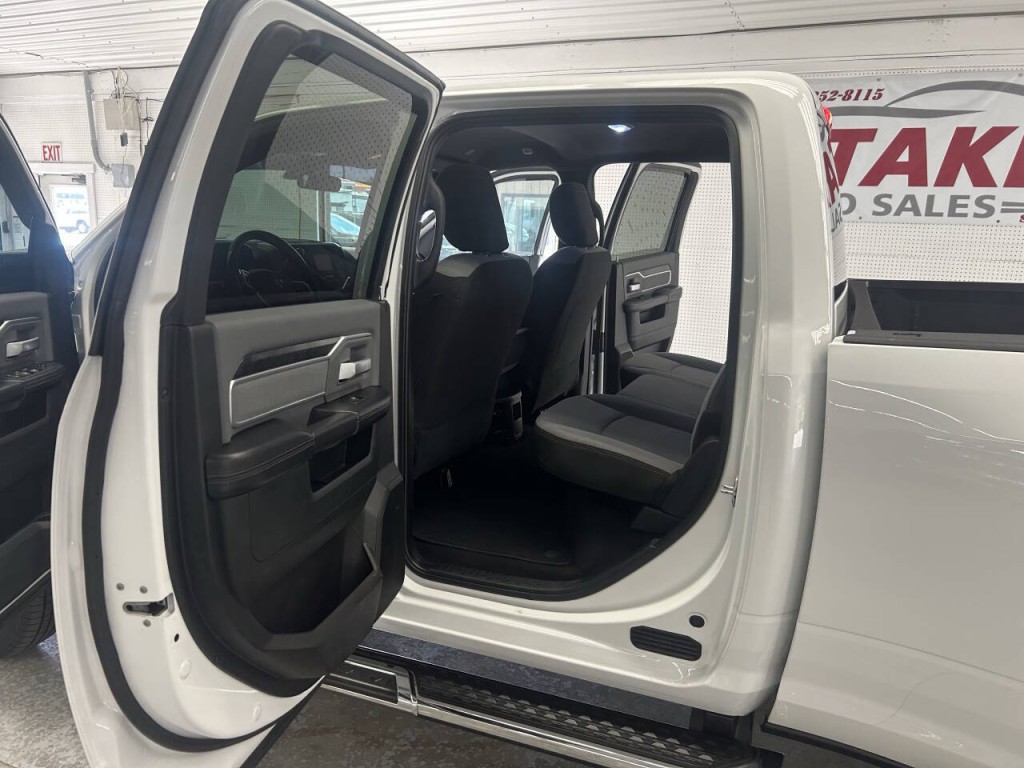 2021 RAM 3500 Image 9