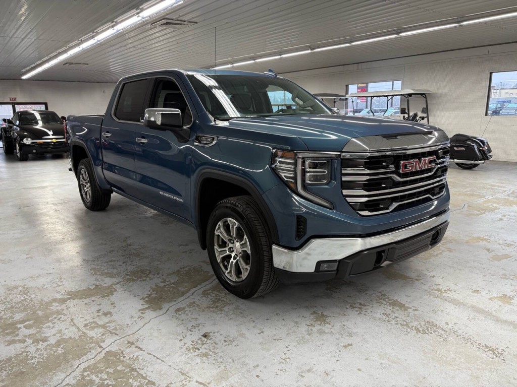 2024 GMC Sierra 1500 Image 2