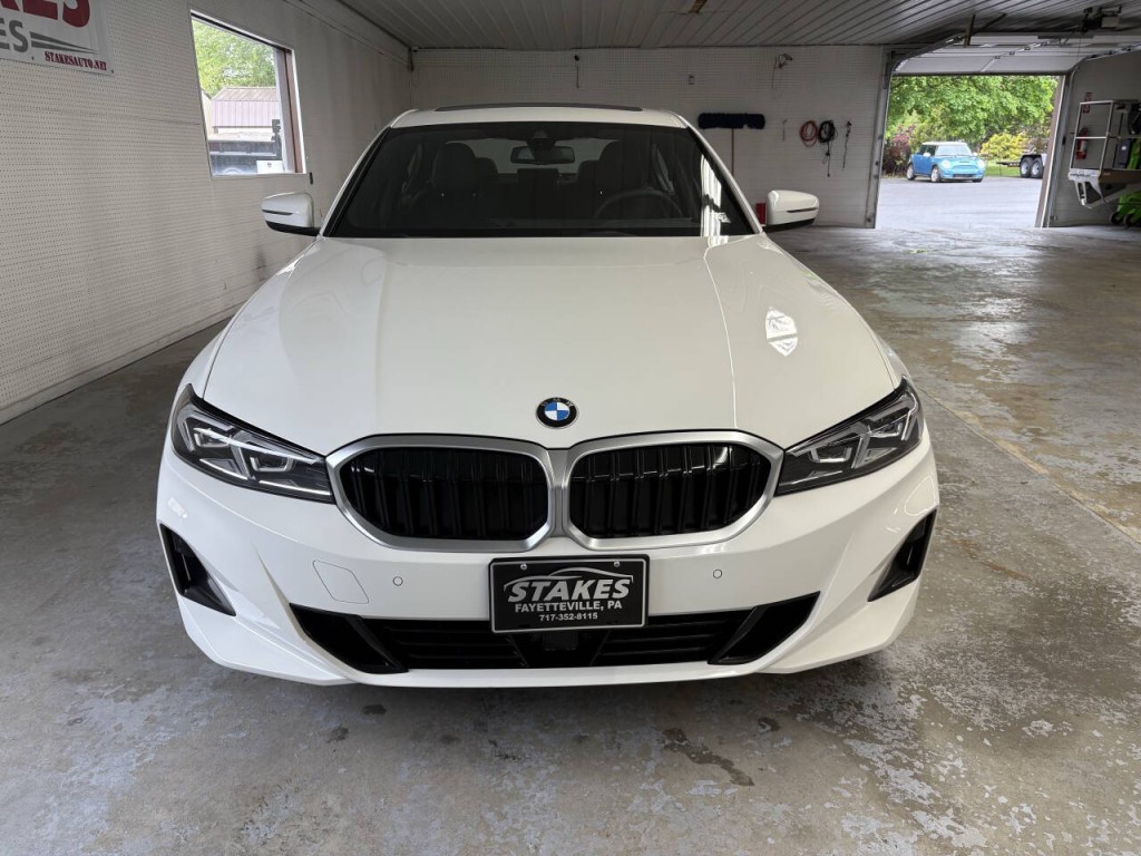 2025 BMW 3 Series Image 2