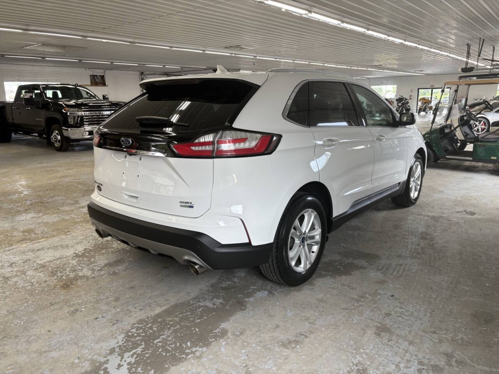 2019 Ford Edge Image 4