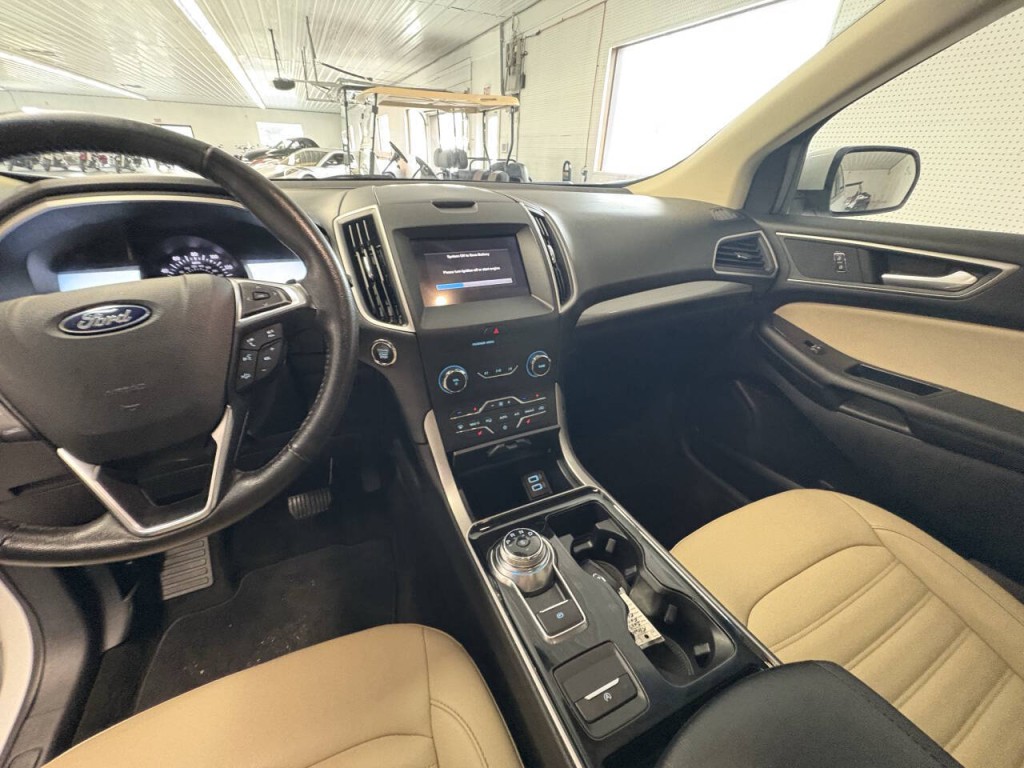 2019 Ford Edge Image 10