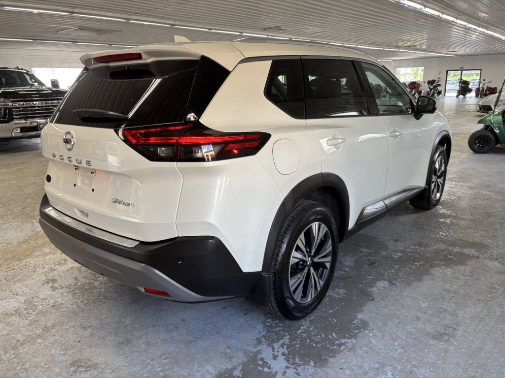 2021 Nissan Rogue Image 2