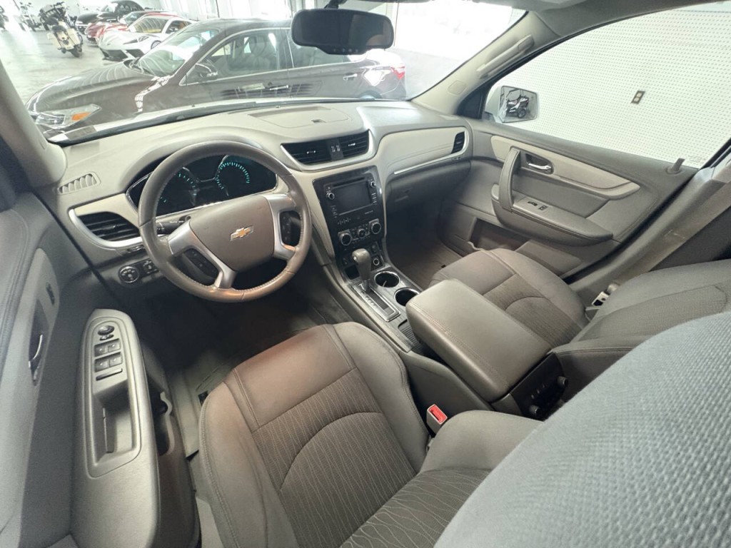 2017 Chevrolet Traverse Image 8