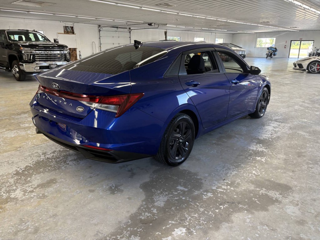 2021 Hyundai Elantra Image 4
