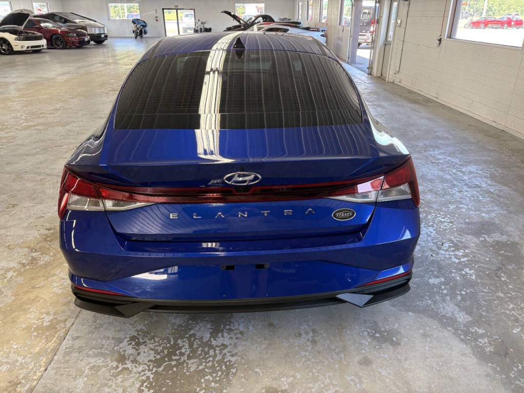 2021 Hyundai Elantra Image 5