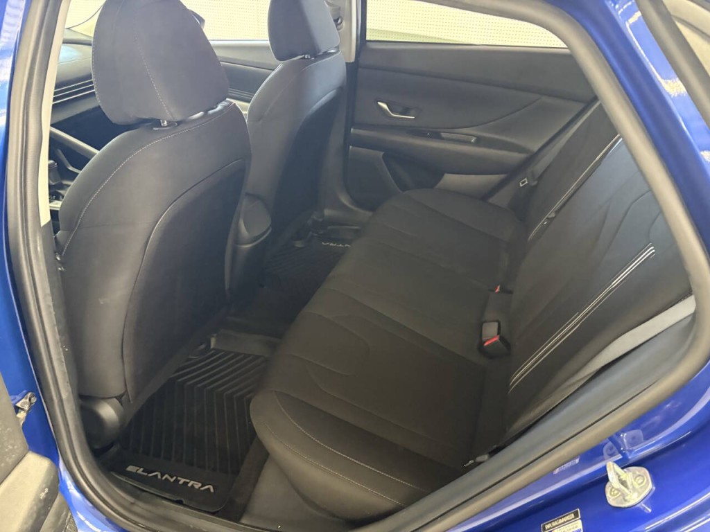 2021 Hyundai Elantra Image 7