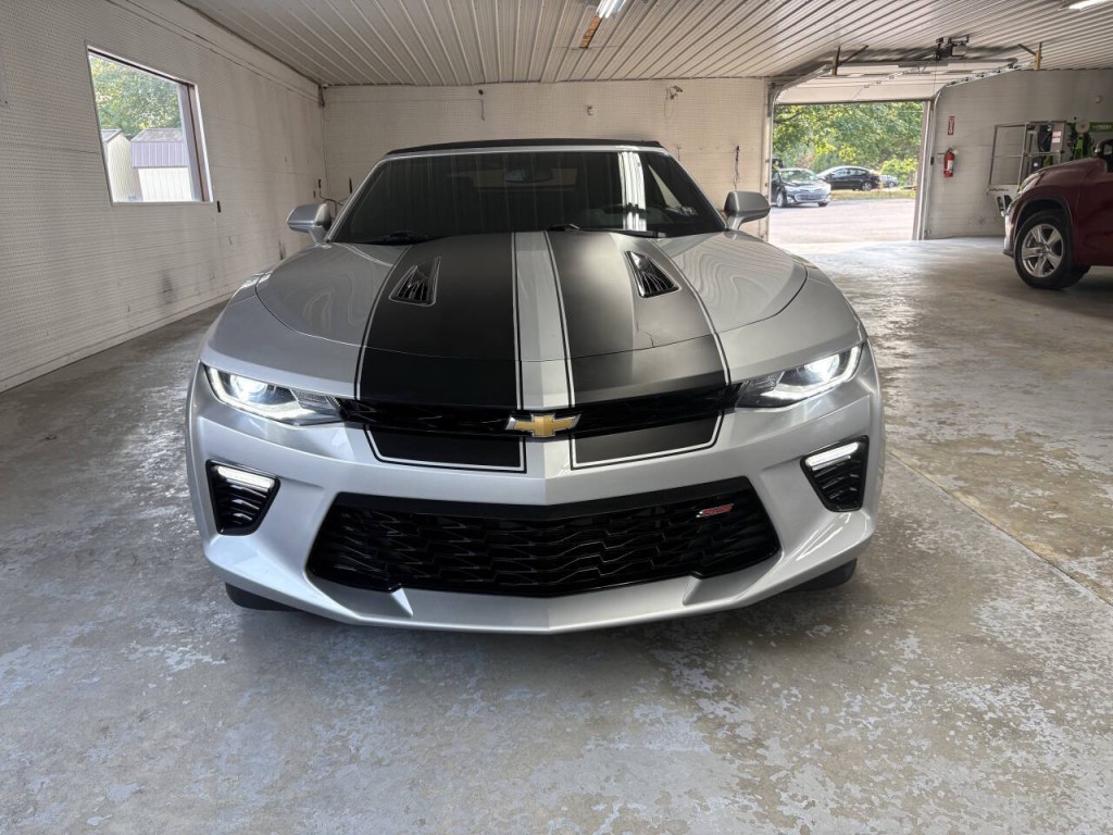 2018 Chevrolet Camaro Image 2