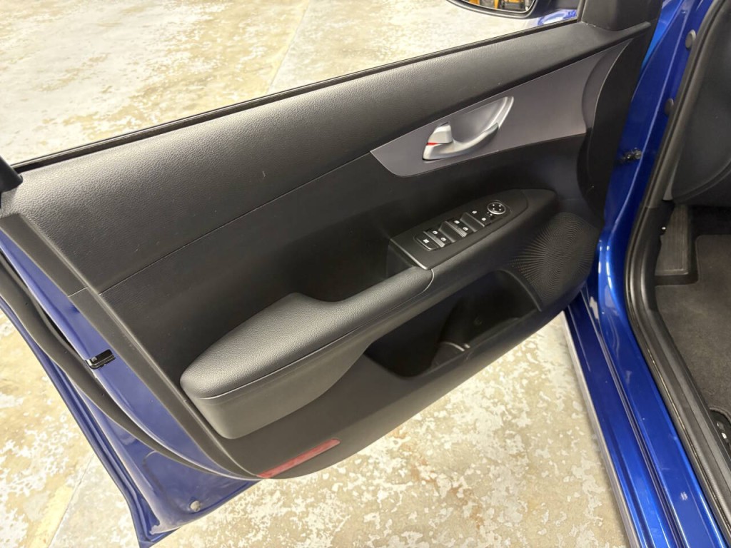 2024 Kia Forte Image 9