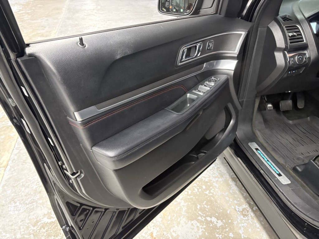 2018 Ford Explorer Image 11