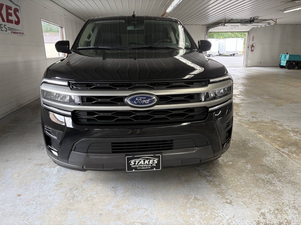 2024 Ford Expedition Image 2