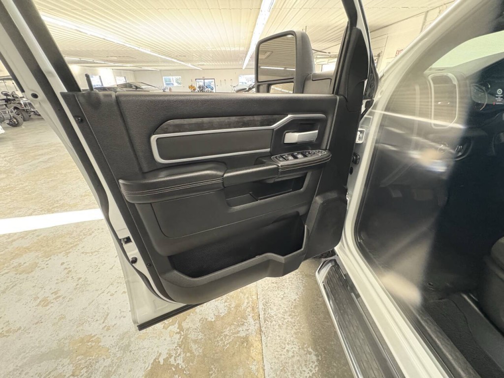 2024 RAM 2500 Image 9