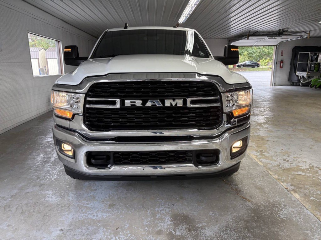 2023 RAM 2500 Image 2