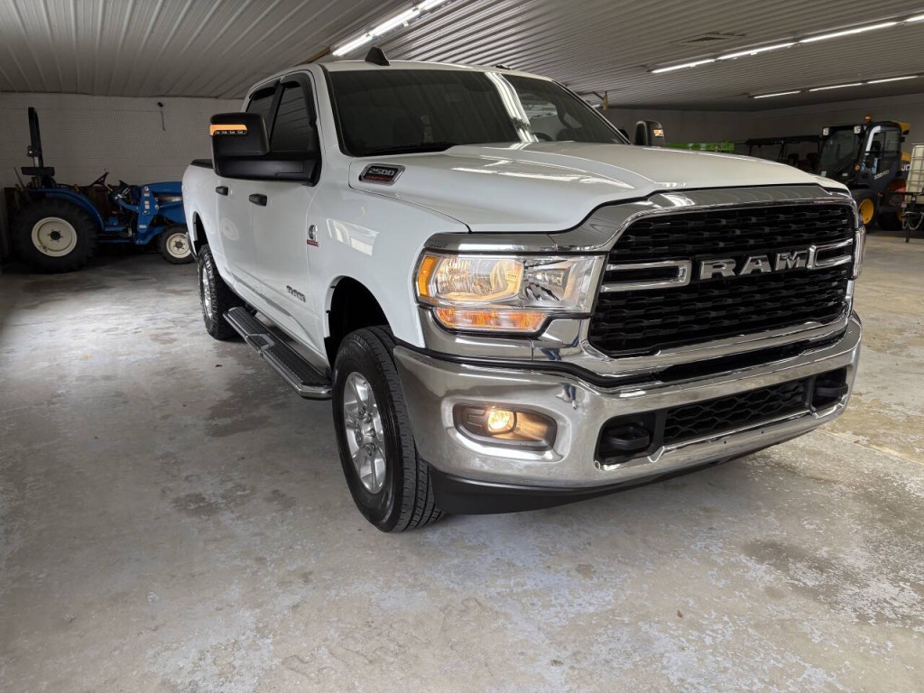 2023 RAM 2500 Image 3