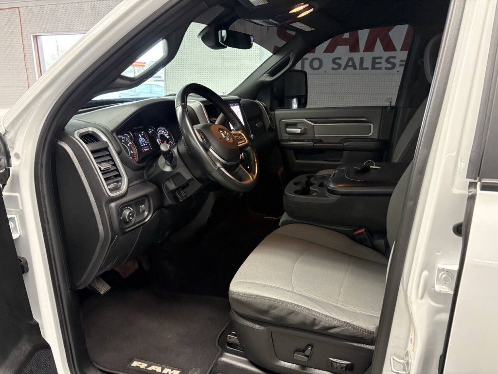 2023 RAM 2500 Image 9