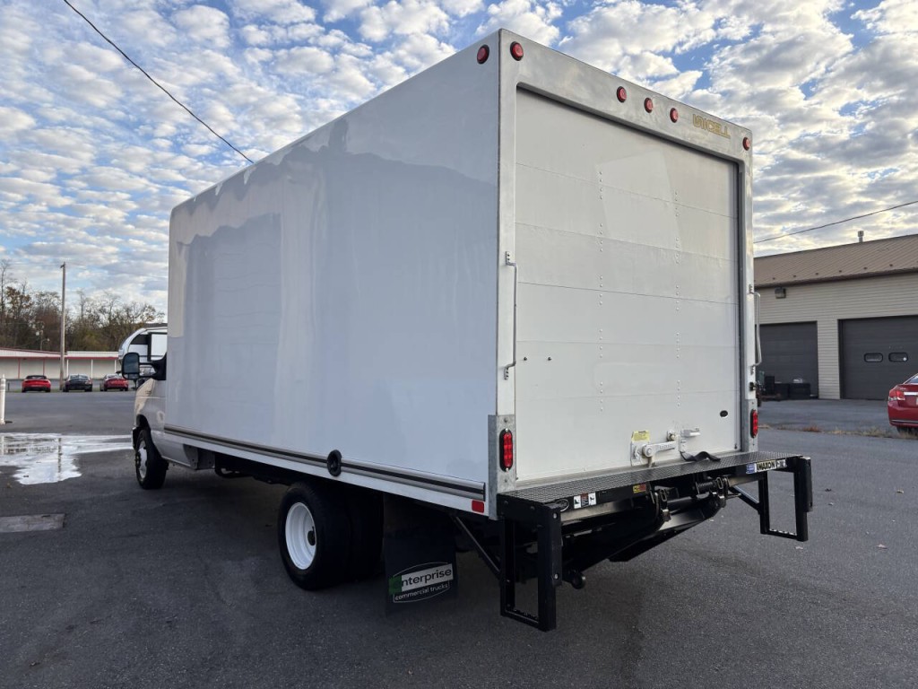 2024 Ford E-Series Image 8