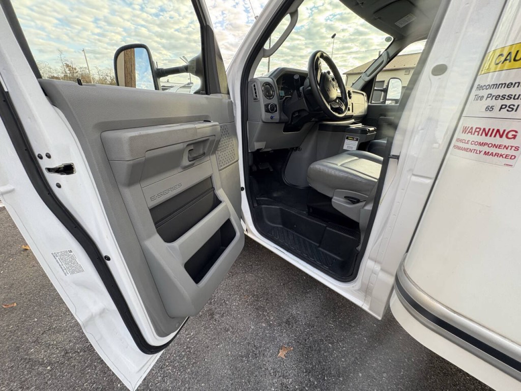 2024 Ford E-Series Image 13