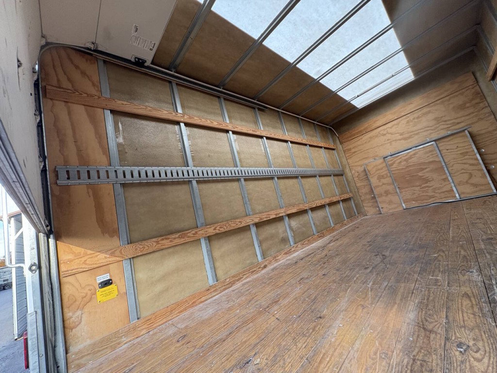 2024 Ford E-Series Image 16