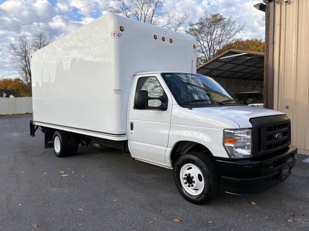 2024 Ford E-Series Image 3