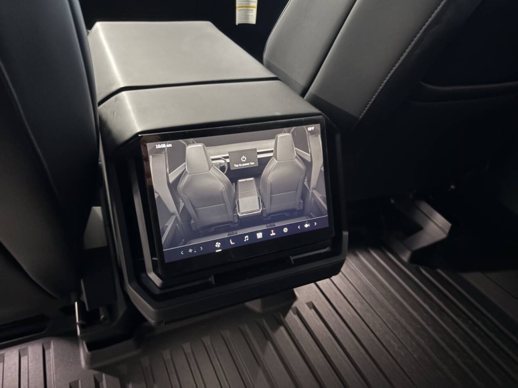 2024 Tesla Cybertruck Image 8