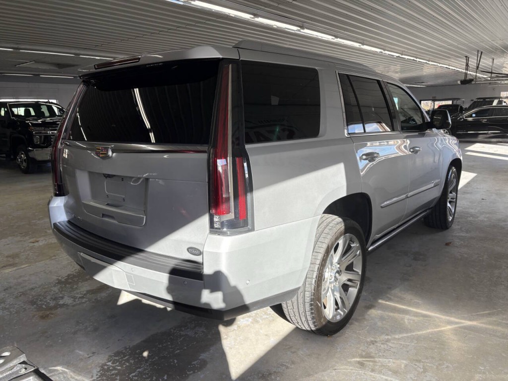 2018 Cadillac Escalade Image 3