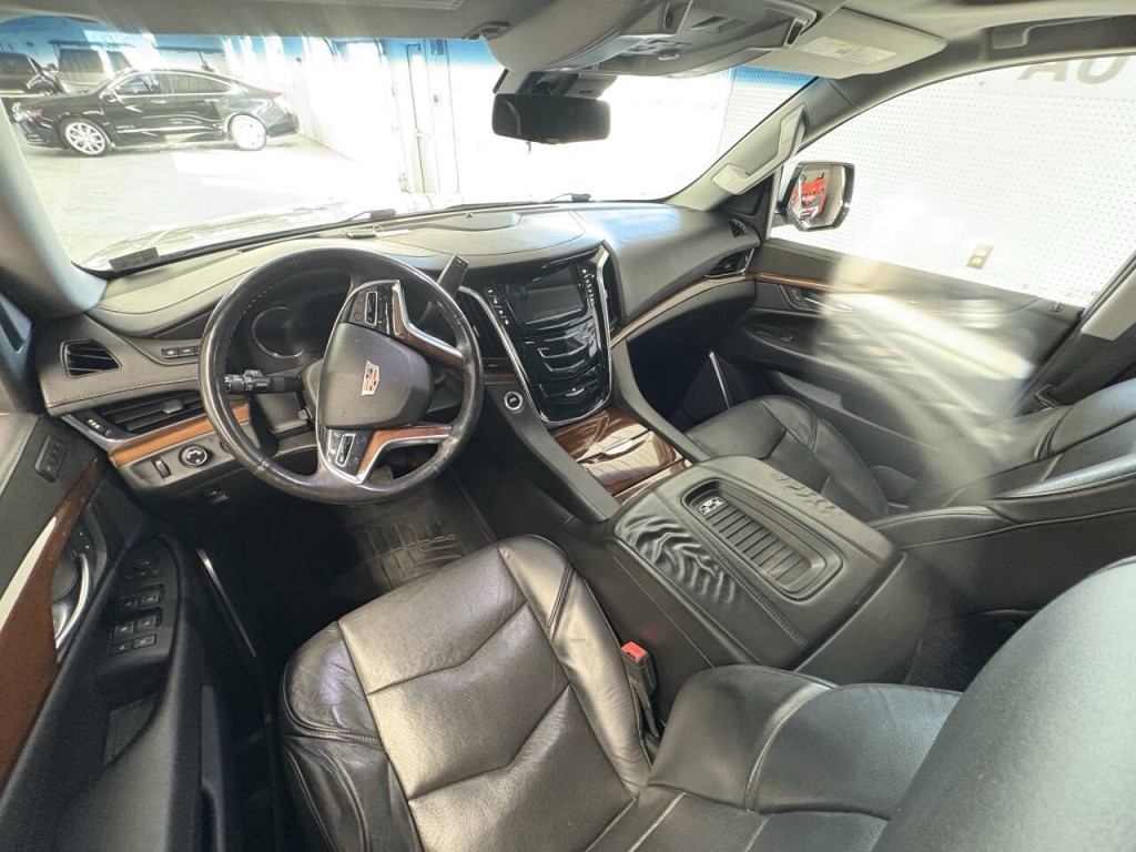 2018 Cadillac Escalade Image 5