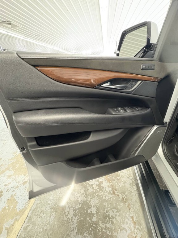 2018 Cadillac Escalade Image 8