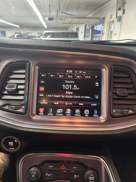 2016 Dodge Challenger Image 8