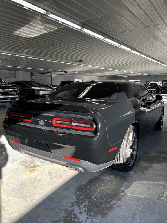 2022 Dodge Challenger Image 4