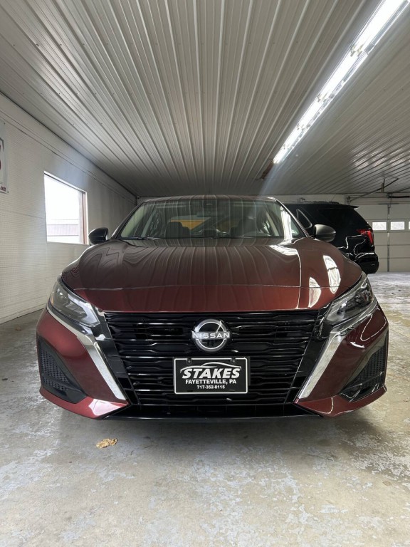 2025 Nissan Altima Image 2