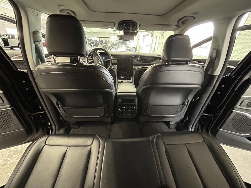 2024 Jeep Grand Cherokee Image 8