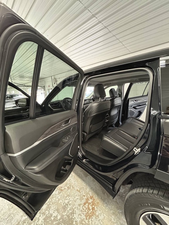 2024 Jeep Grand Cherokee Image 9