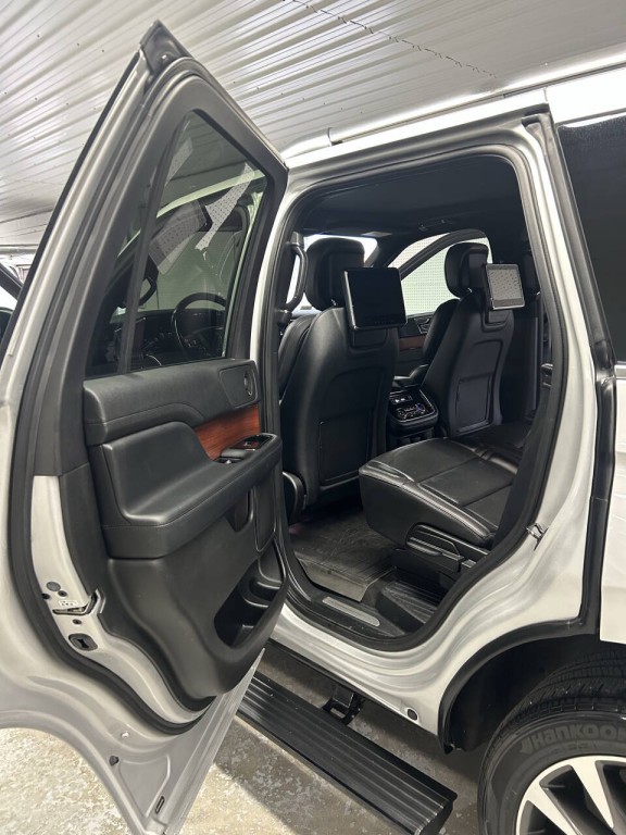 2018 Lincoln Navigator Image 8