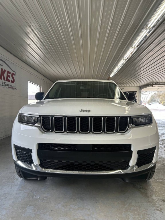 2023 Jeep Grand Cherokee Image 2