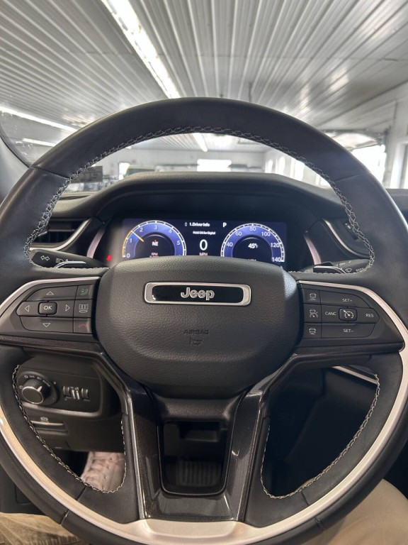 2023 Jeep Grand Cherokee Image 13