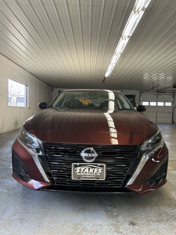 2025 Nissan Altima Image 2