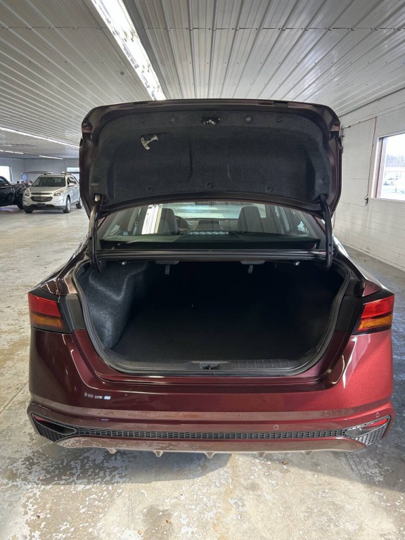 2025 Nissan Altima Image 7