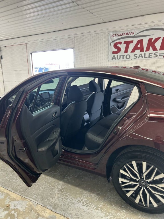 2025 Nissan Altima Image 8