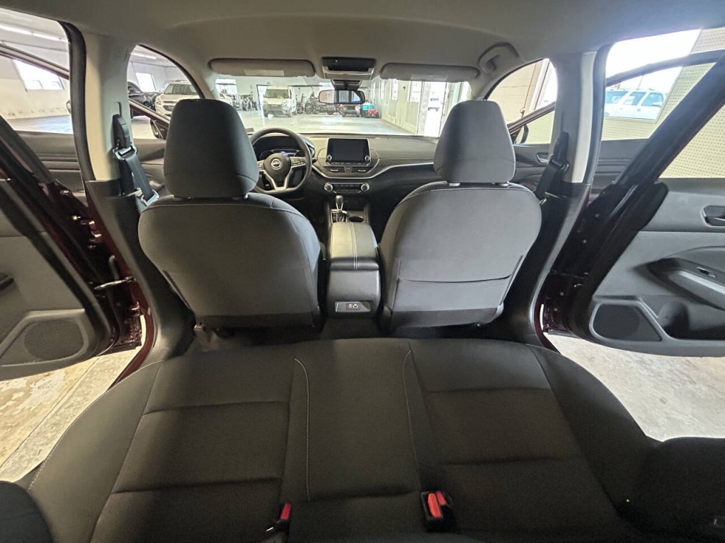 2025 Nissan Altima Image 10